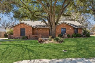 1017 Denmark Street, Grand Prairie, TX 75050
