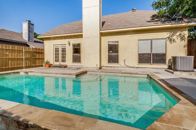 2103 Foley Drive, Arlington, TX 76013