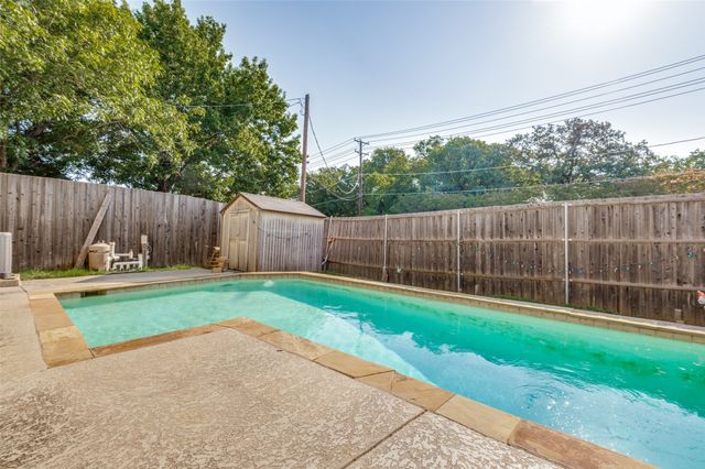 2103 Foley Drive, Arlington, TX 76013
