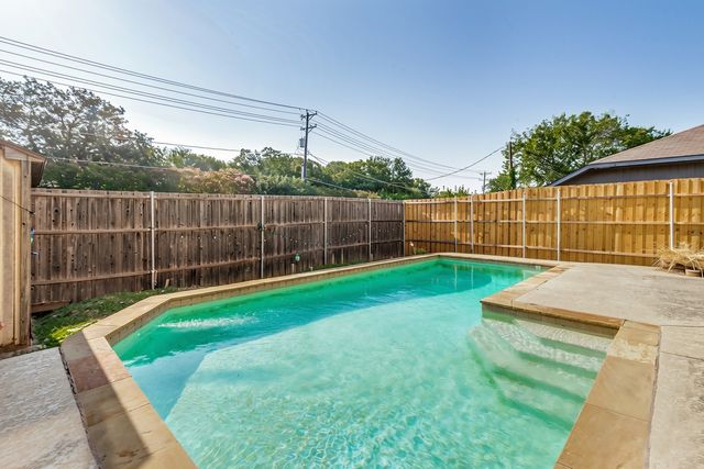 2103 Foley Drive, Arlington, TX 76013