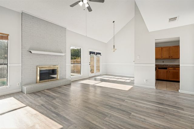 2103 Foley Drive, Arlington, TX 76013