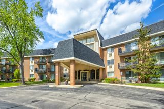 1198 ROYAL GLEN Drive 304A, Glen Ellyn, IL 60137
