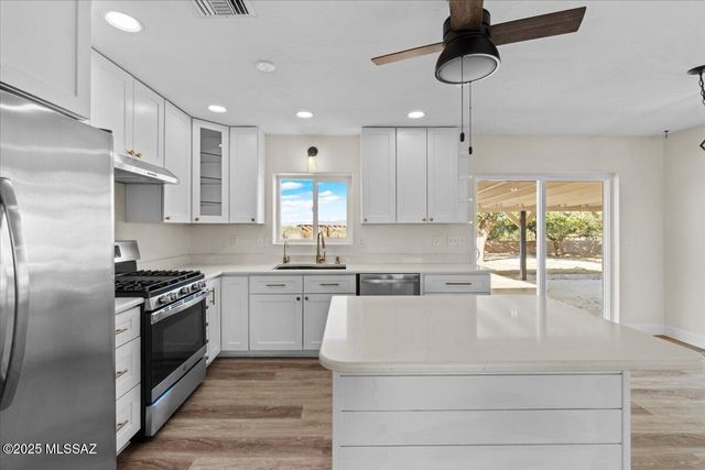 1250 E Antelope Lane, Safford, AZ 85546