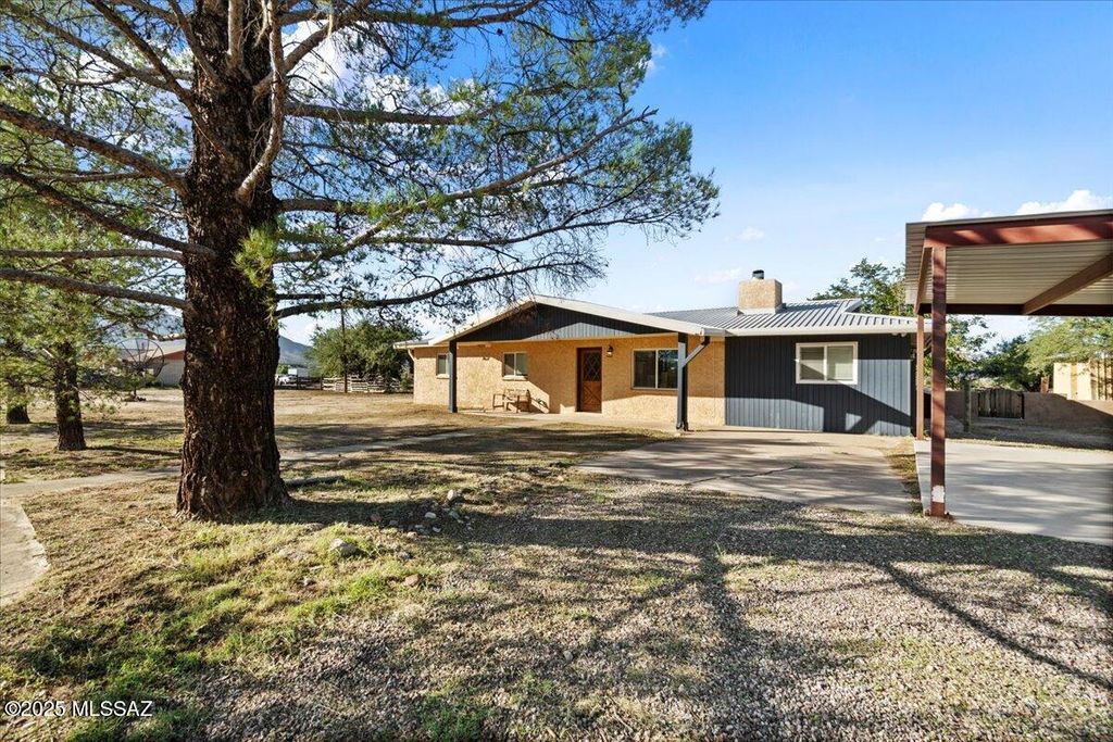 1250 E Antelope Lane, Safford, AZ 85546