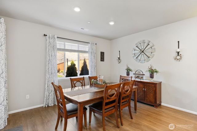 1324 Baker Heights Loop, Bremerton, WA 98312