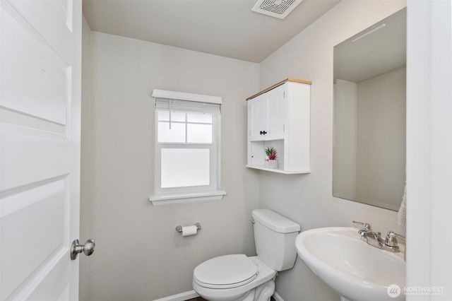 1324 Baker Heights Loop, Bremerton, WA 98312