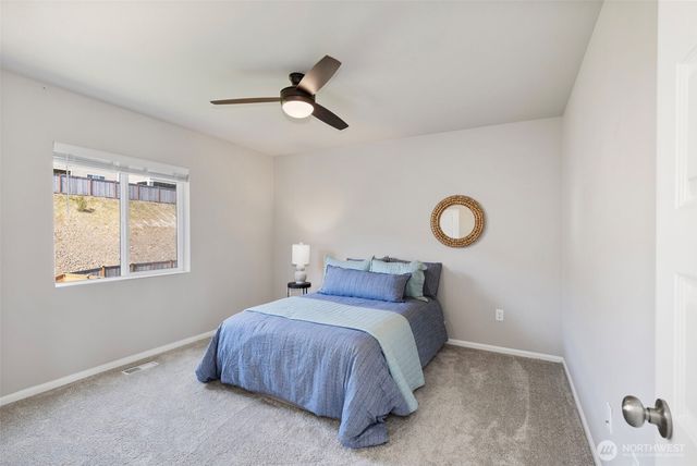 1324 Baker Heights Loop, Bremerton, WA 98312