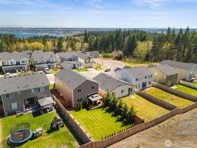 1324 Baker Heights Loop, Bremerton, WA 98312
