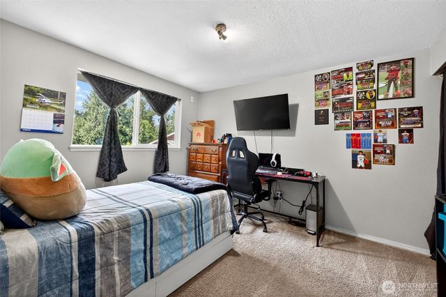 4216 W Tapps Drive E, Lake Tapps, WA 98391