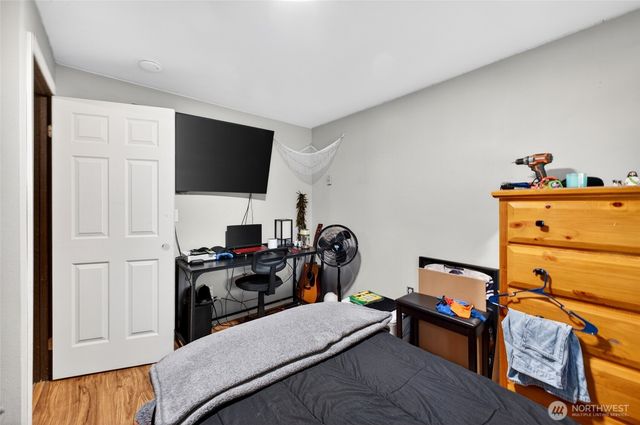 4216 W Tapps Drive E, Lake Tapps, WA 98391