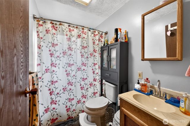 4216 W Tapps Drive E, Lake Tapps, WA 98391