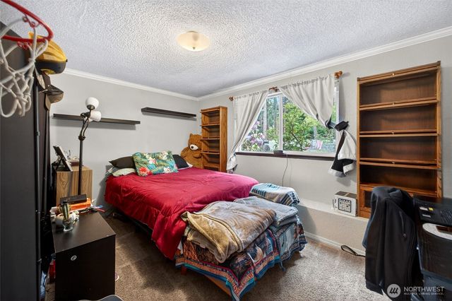 4216 W Tapps Drive E, Lake Tapps, WA 98391