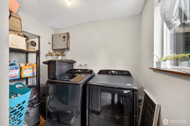 4216 W Tapps Drive E, Lake Tapps, WA 98391