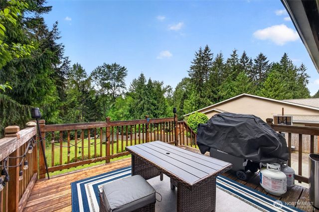 4216 W Tapps Drive E, Lake Tapps, WA 98391