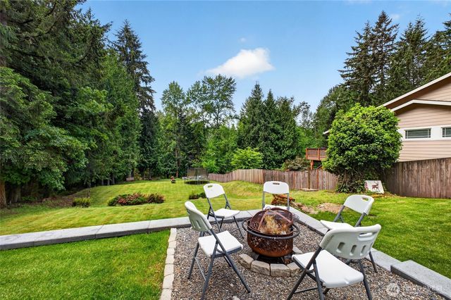 4216 W Tapps Drive E, Lake Tapps, WA 98391