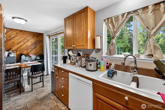4216 W Tapps Drive E, Lake Tapps, WA 98391