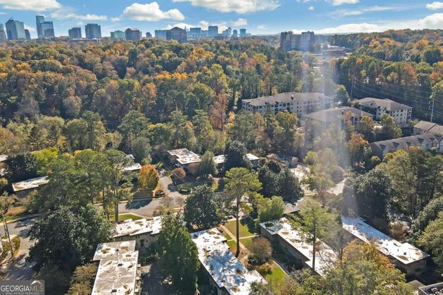 276 LAKEMOORE Drive NE E, Atlanta, GA 30342