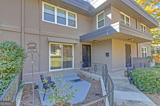 276 LAKEMOORE Drive NE E, Atlanta, GA 30342