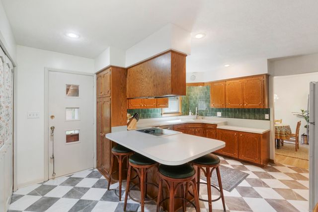 1117 Woodring Drive, Waverly, IA 50677