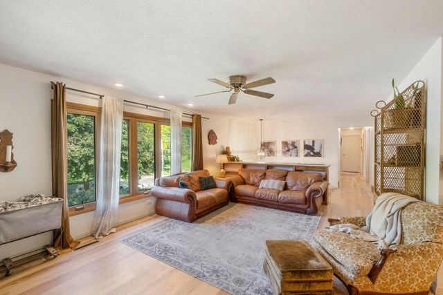 1117 Woodring Drive, Waverly, IA 50677