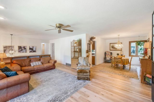 1117 Woodring Drive, Waverly, IA 50677