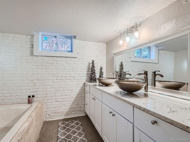 1133 E Virginia Avenue B, Denver, CO 80209