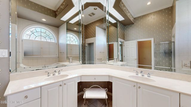 3001 Westview Drive, Greenville, NC 27834