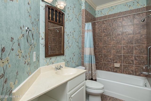 3001 Westview Drive, Greenville, NC 27834