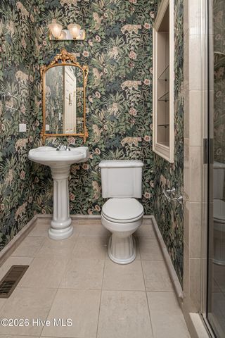 3001 Westview Drive, Greenville, NC 27834