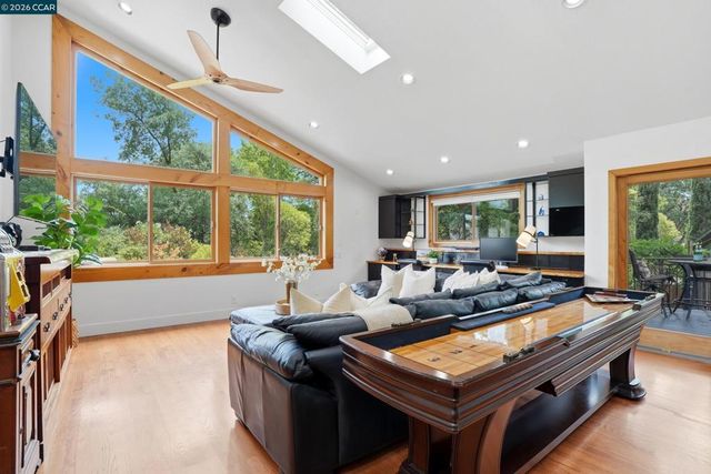 419 Kingsley Ct, Pleasant Hill, CA 94523
