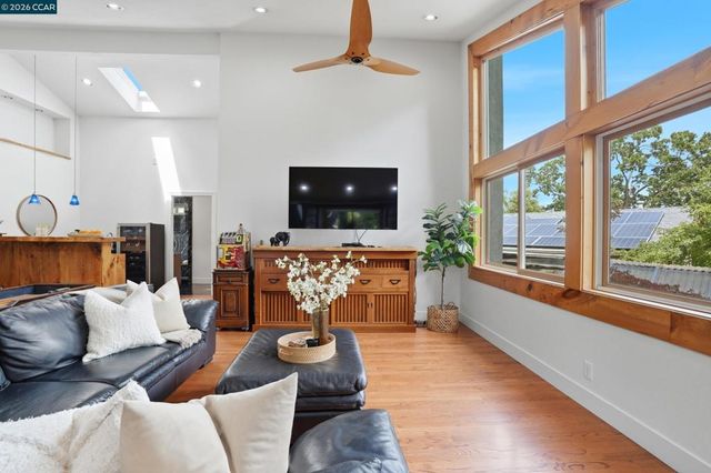 419 Kingsley Ct, Pleasant Hill, CA 94523