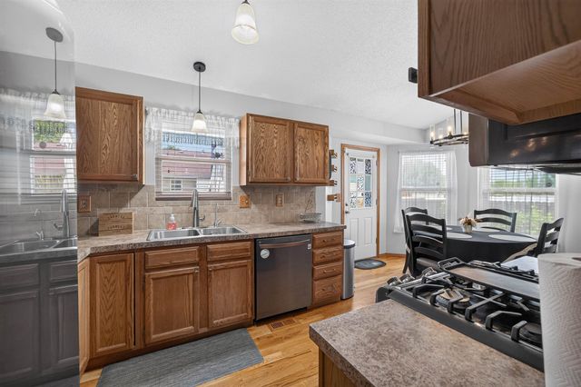 1240 S Todd Ct, Wichita, KS 67207