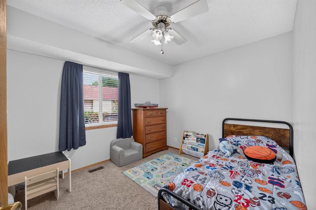 1240 S Todd Ct, Wichita, KS 67207