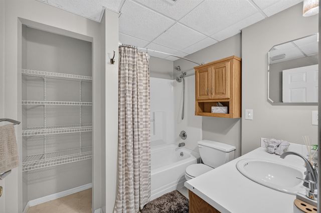 1240 S Todd Ct, Wichita, KS 67207