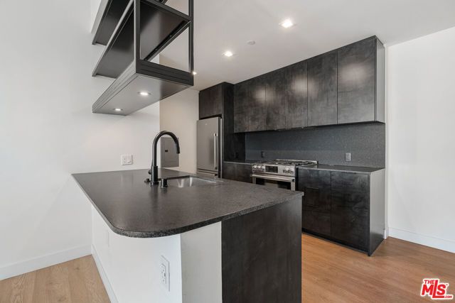 10700 Tabor Street 523, Los Angeles, CA 90034