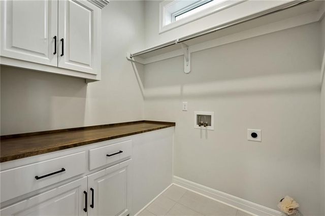 300 NW Earle Lane, Lee's Summit, MO 64081