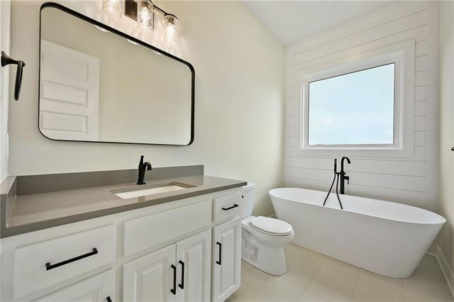 300 NW Earle Lane, Lee's Summit, MO 64081