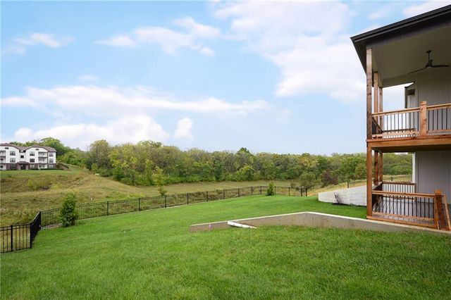 300 NW Earle Lane, Lee's Summit, MO 64081