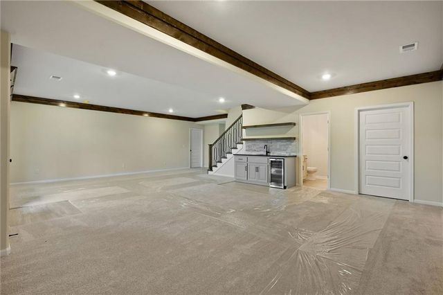 300 NW Earle Lane, Lee's Summit, MO 64081