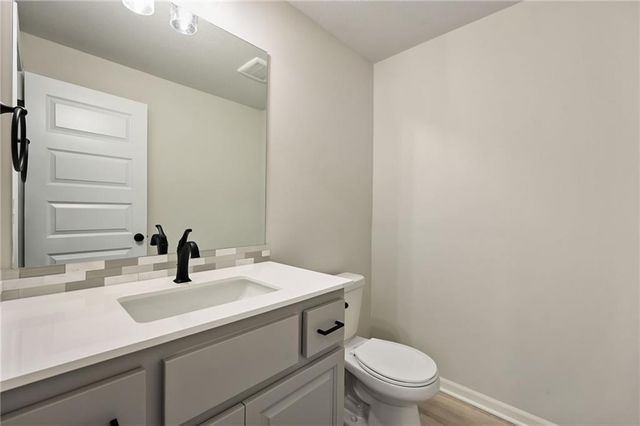 300 NW Earle Lane, Lee's Summit, MO 64081