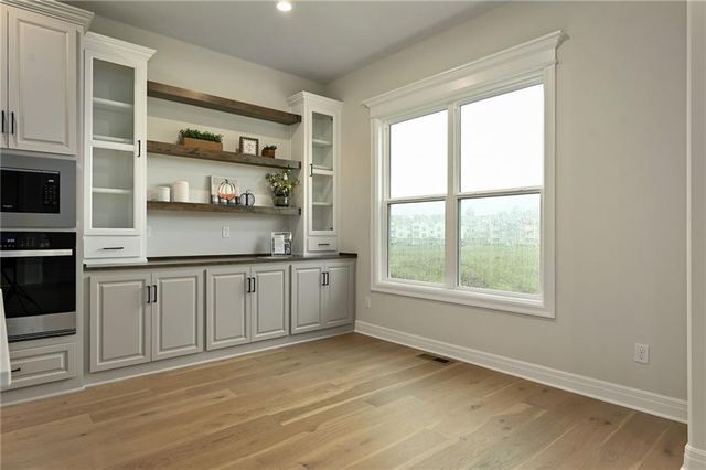 300 NW Earle Lane, Lee's Summit, MO 64081