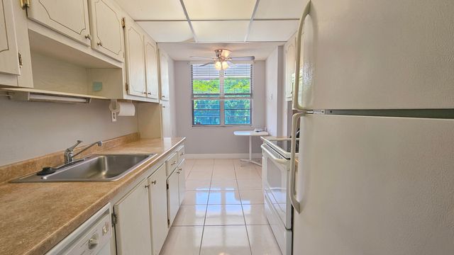 2650 NW 49th Avenue 318, Lauderdale Lakes, FL 33313