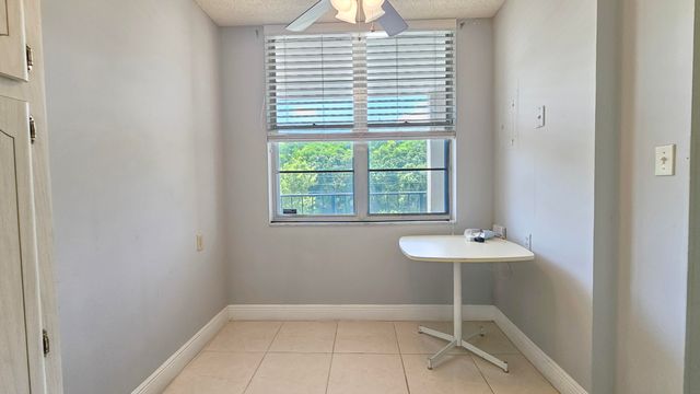 2650 NW 49th Avenue 318, Lauderdale Lakes, FL 33313