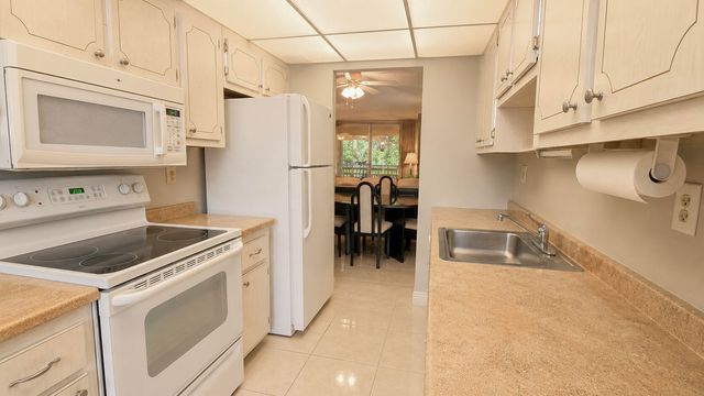 2650 NW 49th Avenue 318, Lauderdale Lakes, FL 33313