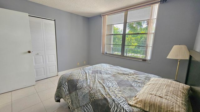 2650 NW 49th Avenue 318, Lauderdale Lakes, FL 33313