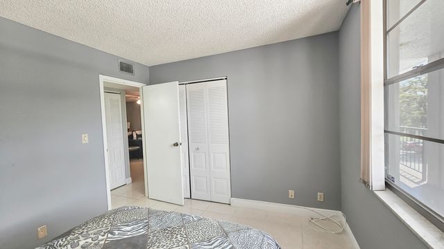 2650 NW 49th Avenue 318, Lauderdale Lakes, FL 33313