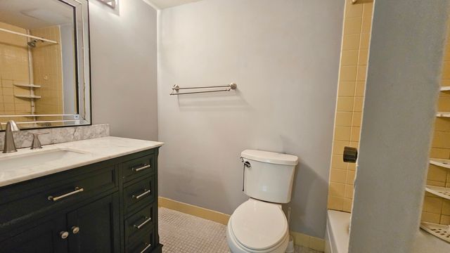 2650 NW 49th Avenue 318, Lauderdale Lakes, FL 33313