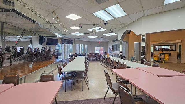 2650 NW 49th Avenue 318, Lauderdale Lakes, FL 33313
