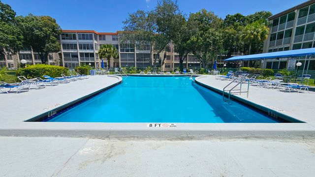 2650 NW 49th Avenue 318, Lauderdale Lakes, FL 33313