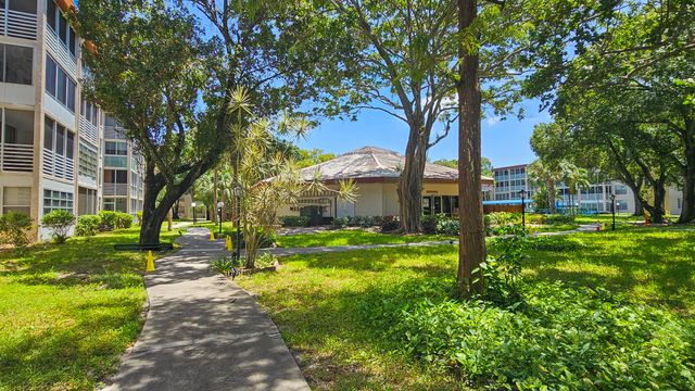 2650 NW 49th Avenue 318, Lauderdale Lakes, FL 33313